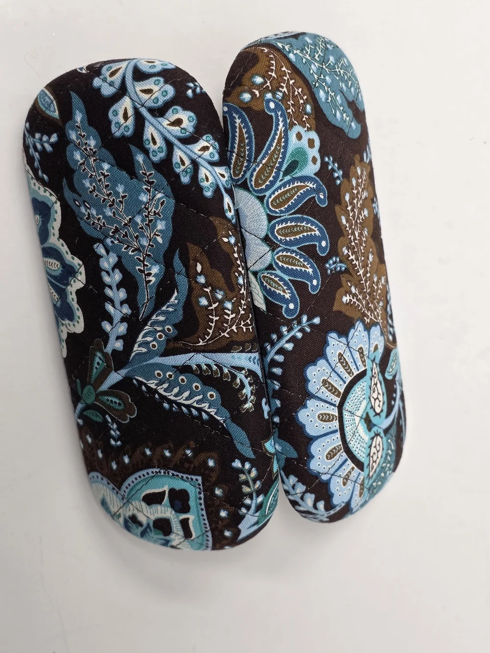 Vera Bradley Hard Quilted Eye Glass Case in Java Blue paisley floral print Rare